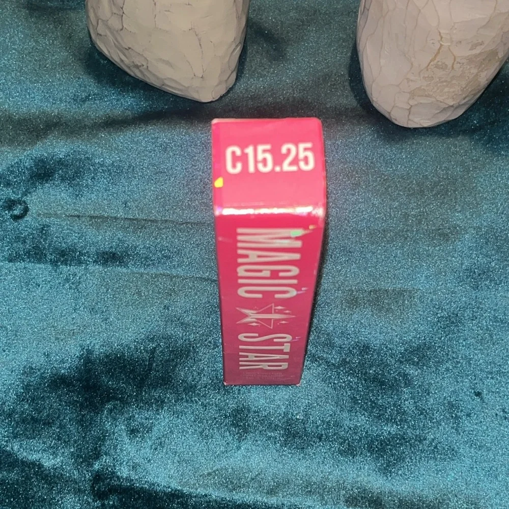 Jeffree Star Magic Star Liquid Concealer C15.25 Tan golden peach brown contour